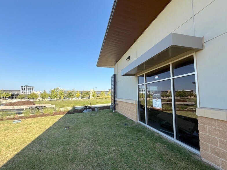 16815 Coit Rd, Frisco, TX à louer - Photo de l’immeuble – Image 3 sur 4