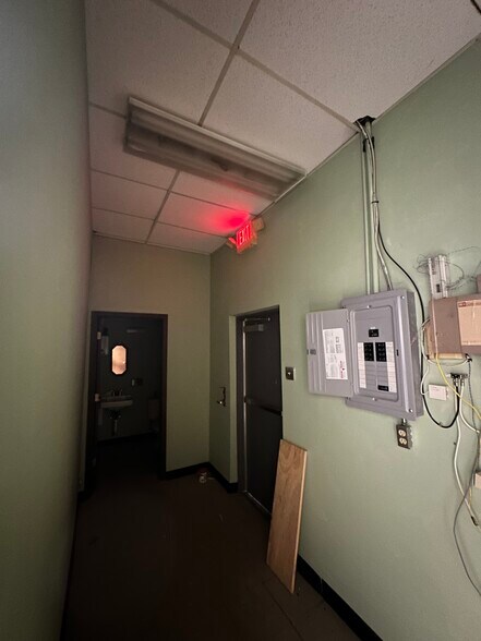 2040-2052 Campus Dr, Saint Charles, MO à louer - Photo intérieure – Image 3 sur 9