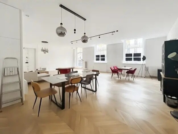 Bureau dans Paris à louer - Photo de l’immeuble – Image 2 sur 5