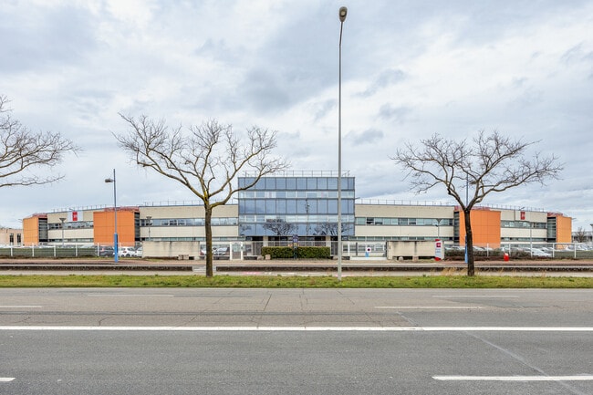 Plus de détails pour 11 Allee Des Droits De L'Homme, Bron - Bureau à vendre