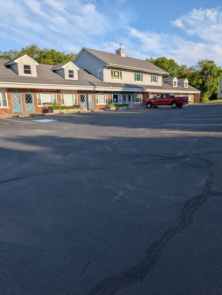 750 Boston Neck Rd, Narragansett, RI à louer - Photo de l’immeuble – Image 2 sur 7