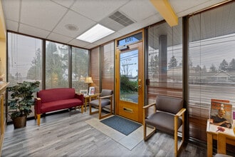 7820-7822 27th St W, University Place, WA à vendre Photo intérieure– Image 2 sur 7