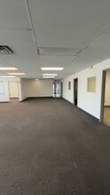 8300 Dow Cir, Strongsville, OH à louer - Vidéo sur l’annonce professionnelle 