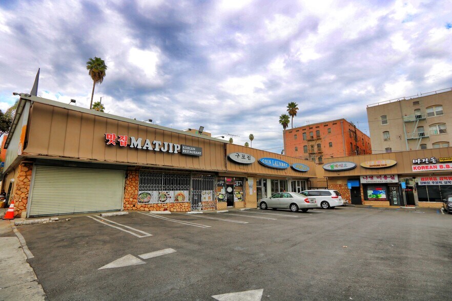 3069 W 8th St, Los Angeles, CA à louer - Photo principale – Image 1 sur 4