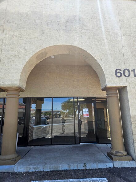 6017-6025 E McKellips Rd, Mesa, AZ à louer - Photo de l’immeuble – Image 3 sur 5