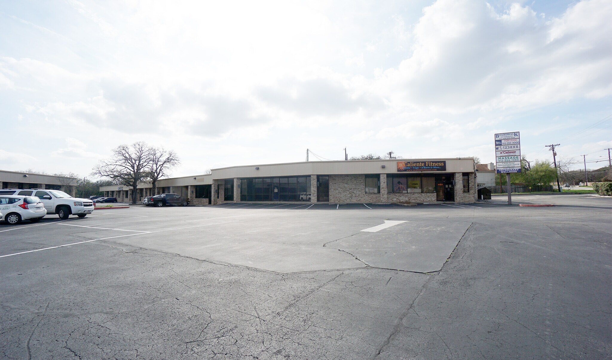 2111 Sam Bass Rd, Round Rock, TX à louer Photo principale– Image 1 sur 5