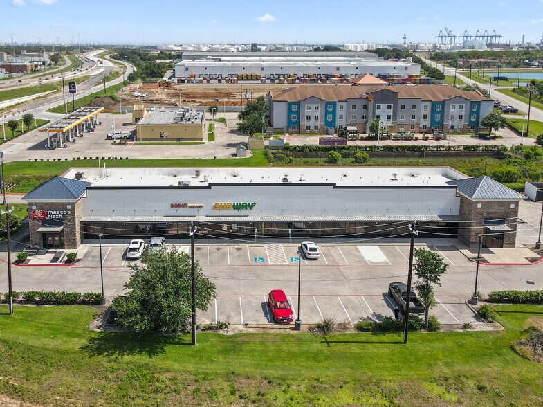 5735 Bayport Blvd, Seabrook, TX à louer - Photo de l’immeuble – Image 2 sur 13