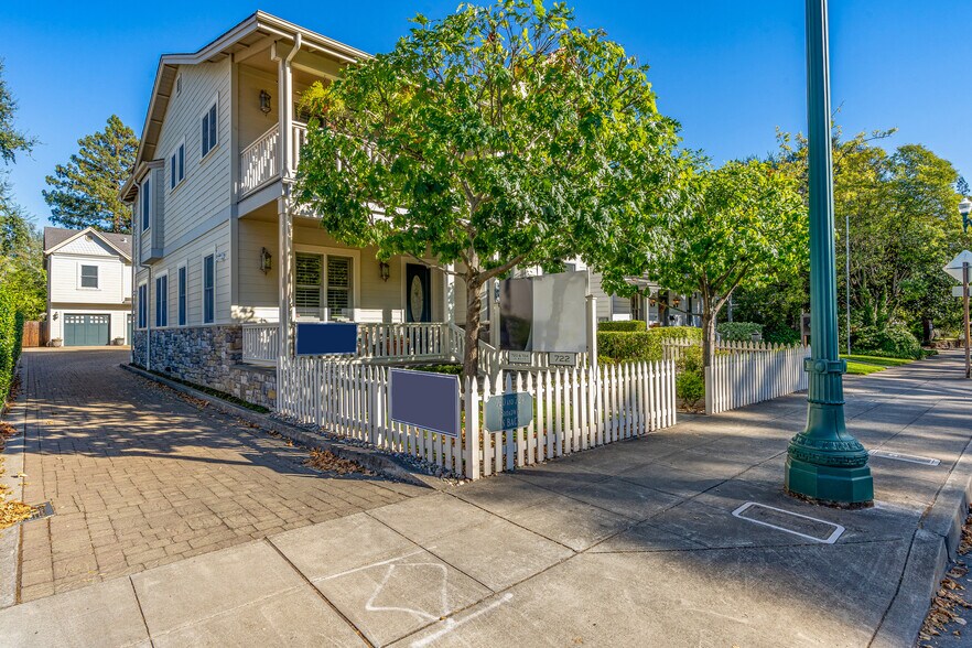 722 Broadway, Sonoma, CA à louer - Photo de l’immeuble – Image 2 sur 16