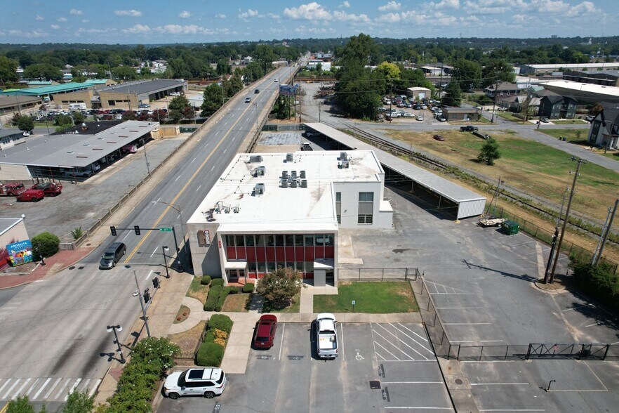 800 Main St, North Little Rock, AR à louer - Photo de l’immeuble – Image 2 sur 5