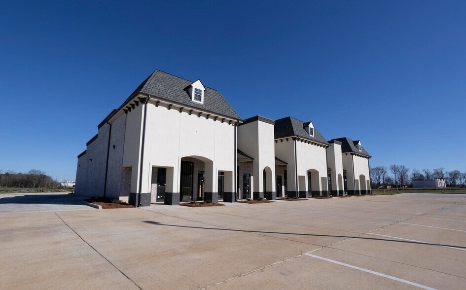 100 Germantown Rd, Gluckstadt, MS à louer - Photo de l’immeuble – Image 2 sur 9