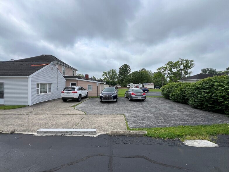 109 S Main St, Bethel, OH à louer - Photo de l’immeuble – Image 3 sur 18