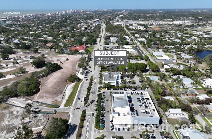 990 Tamiami Trl N, Naples, FL à louer - Photo de l’immeuble – Image 3 sur 8