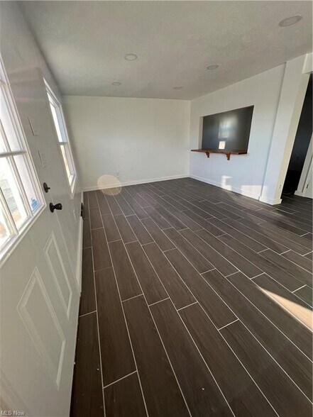 4954 Mahoning Ave, Youngstown, OH à vendre - Photo de l’immeuble – Image 3 sur 17