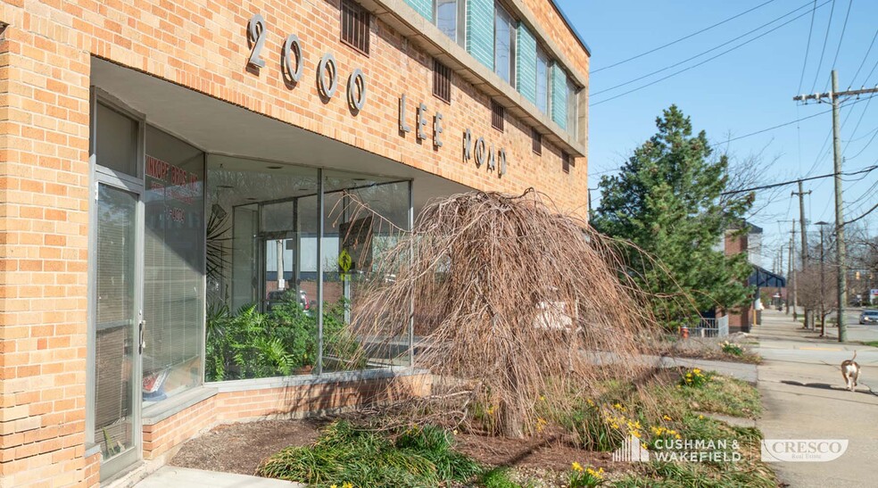 2000 Lee Rd, Cleveland Heights, OH à vendre - Photo de l’immeuble – Image 2 sur 8