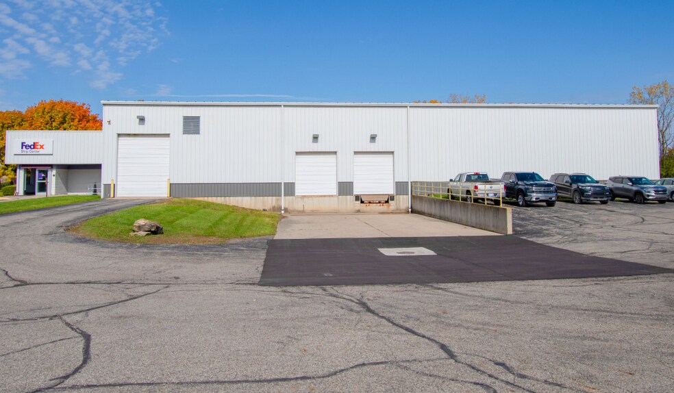 1051 Hurst Rd, Jackson, MI à vendre - Photo de l’immeuble – Image 2 sur 5