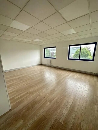 Plus de détails pour 6-8 Rue De La Closerie, Lisses - Bureau à louer