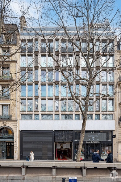 66 Av Des Champs Elysees, Paris à louer - Photo de l’immeuble – Image 3 sur 17
