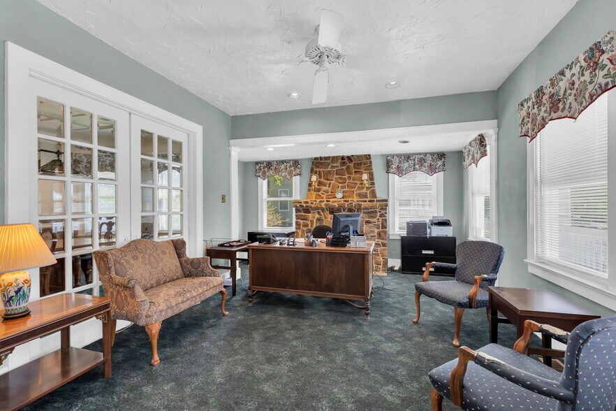 485 Broadway, Long Branch, NJ à vendre - Photo intérieure – Image 2 sur 43