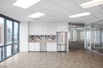 501 W Broadway, San Diego, CA à louer Photo intérieure– Image 2 sur 5