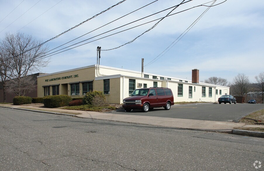 84 Custer St, West Hartford, CT à louer - Photo principale – Image 1 sur 8