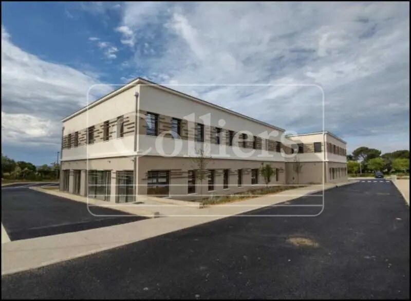 Bureau dans Lambesc à vendre - Photo de l’immeuble – Image 1 sur 11