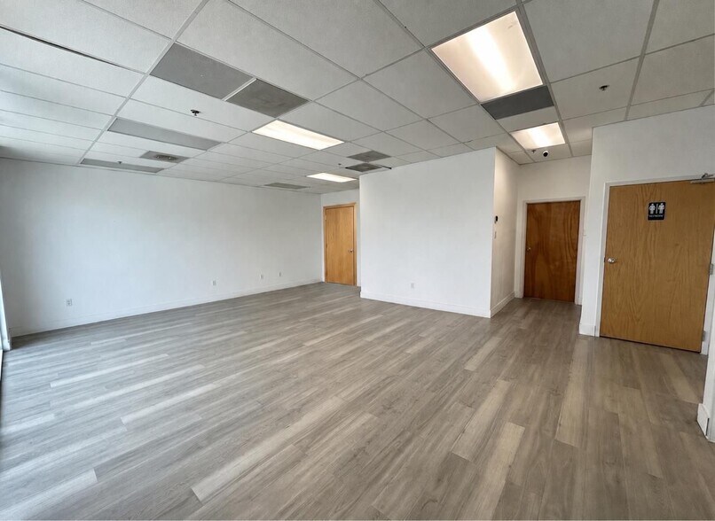 9777 Satellite Blvd, Orlando, FL à louer - Photo de l’immeuble – Image 3 sur 12