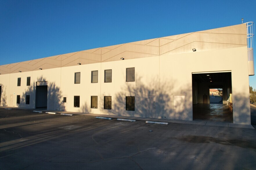 3970 Las Vegas Blvd N, Las Vegas, NV à louer - Photo de l’immeuble – Image 3 sur 5