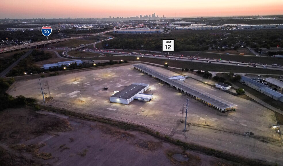 1501 N Walton Walker Blvd, Dallas, TX à louer - Photo de l’immeuble – Image 1 sur 9