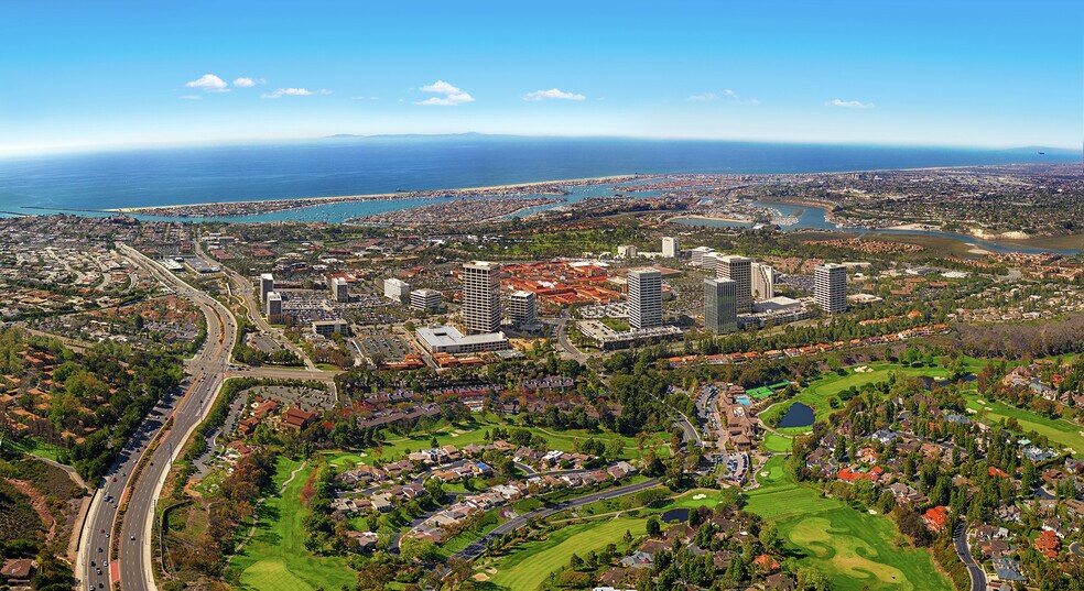 620 Newport Center Dr, Newport Beach, CA à louer - Aérien – Image 1 sur 58