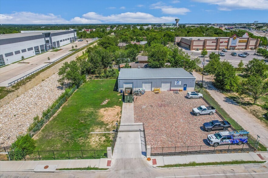 150 Rodriguez, Buda, TX à vendre - Photo de l’immeuble – Image 2 sur 22