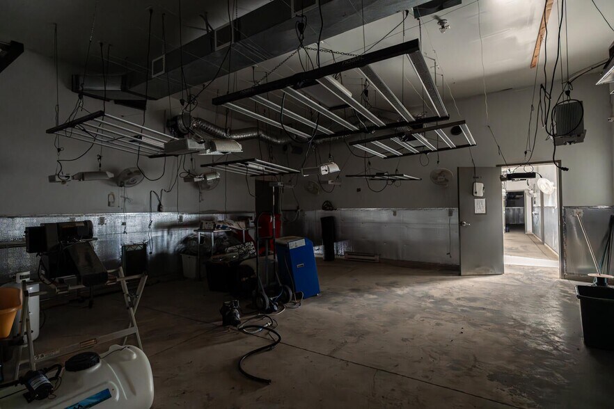 2831 59th Ln, Boone, CO à vendre - Photo de l’immeuble – Image 3 sur 54