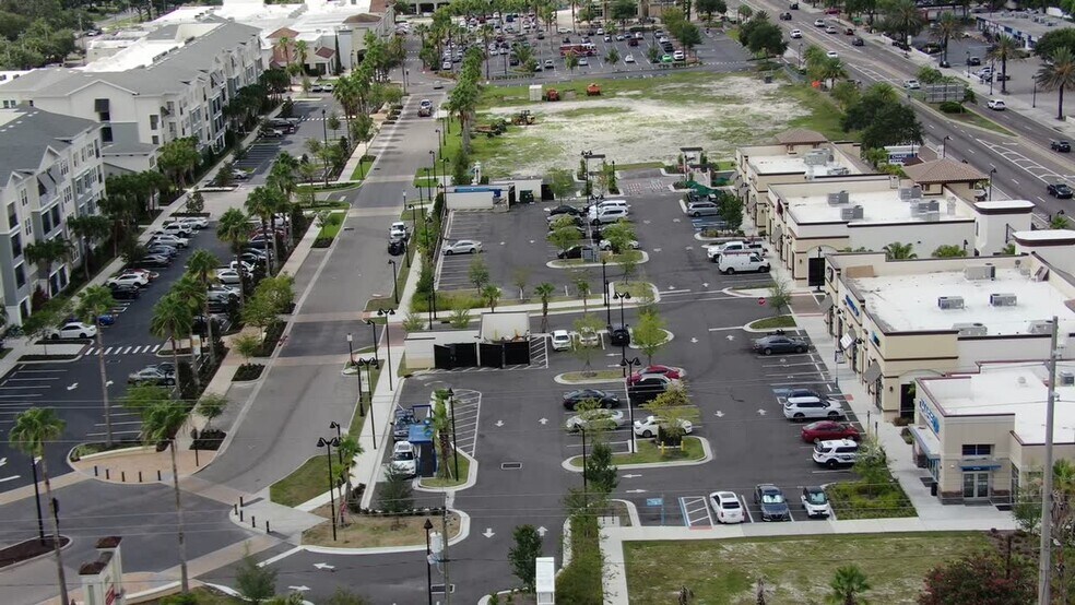 8901 N 56th St, Temple Terrace, FL à vendre - Vidéo sur l’annonce professionnelle – Image 2 sur 19