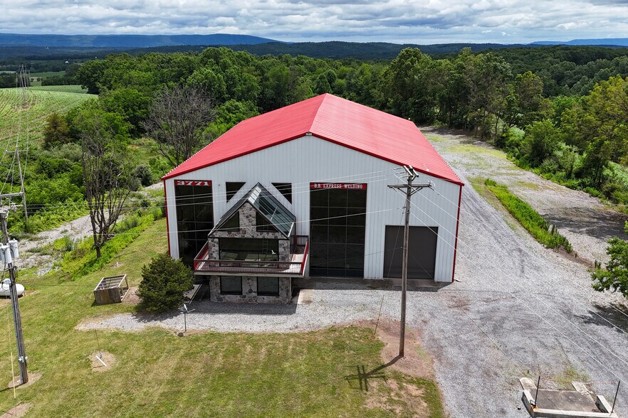 3771 Pleasant Grove Rd, Warfordsburg, PA à vendre - Photo de l’immeuble – Image 2 sur 24