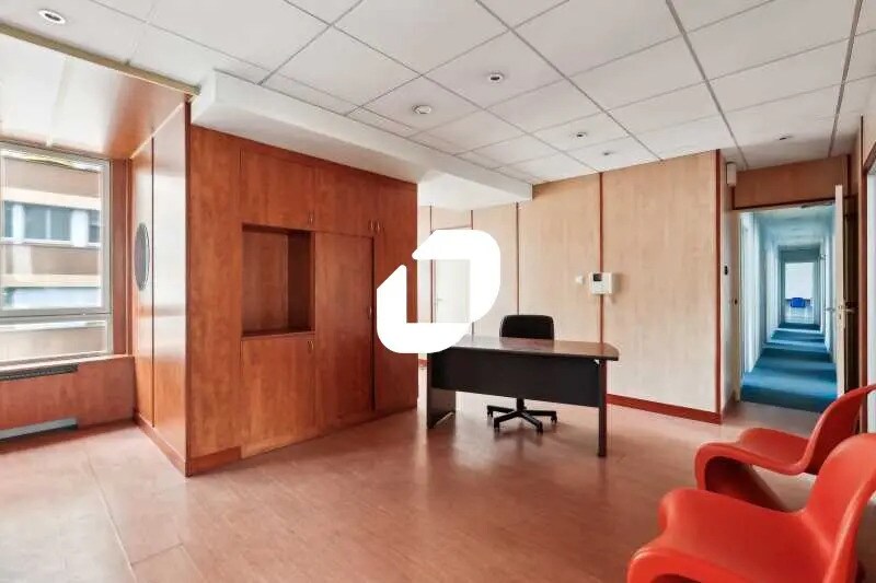 Bureau dans Sèvres à vendre - Photo de l’immeuble – Image 3 sur 14
