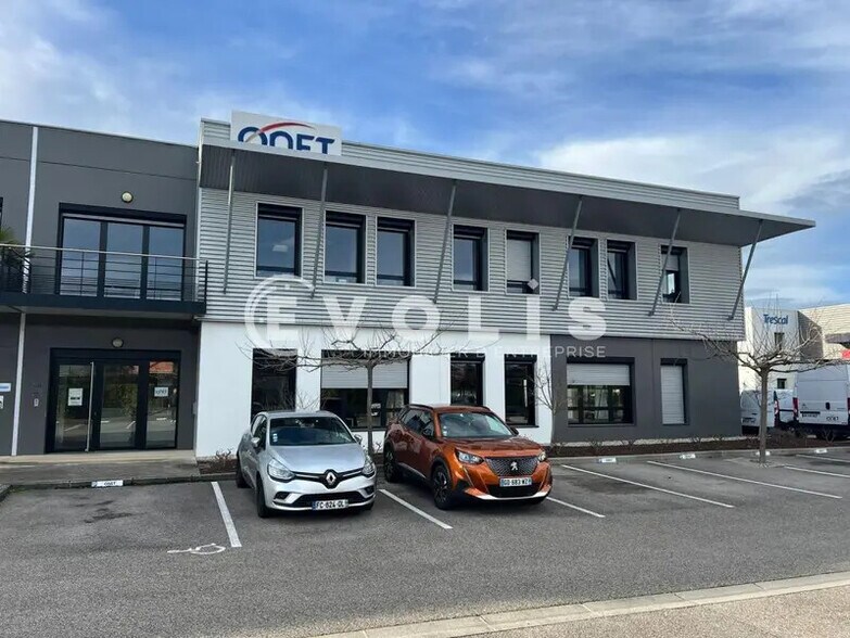 7 Rue De Lombardie, Saint-Priest à louer - Photo de l’immeuble – Image 2 sur 15