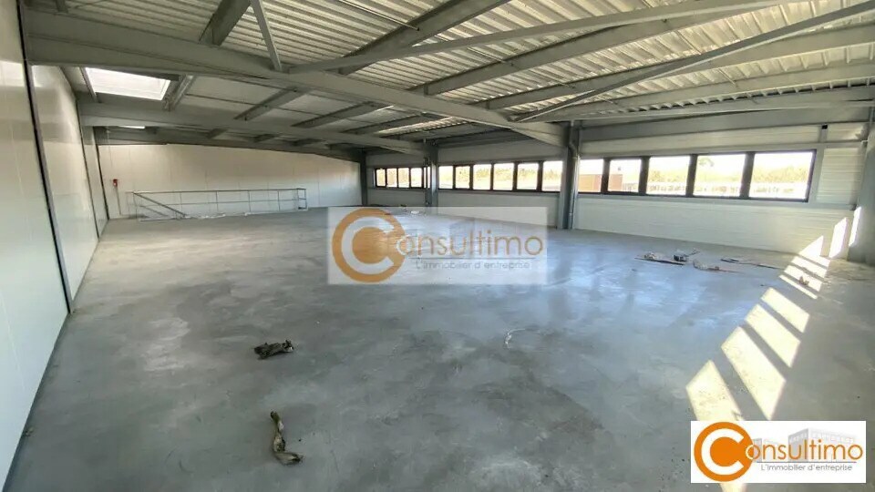 Local d'activités dans Salleboeuf à vendre - Photo intérieure – Image 2 sur 3