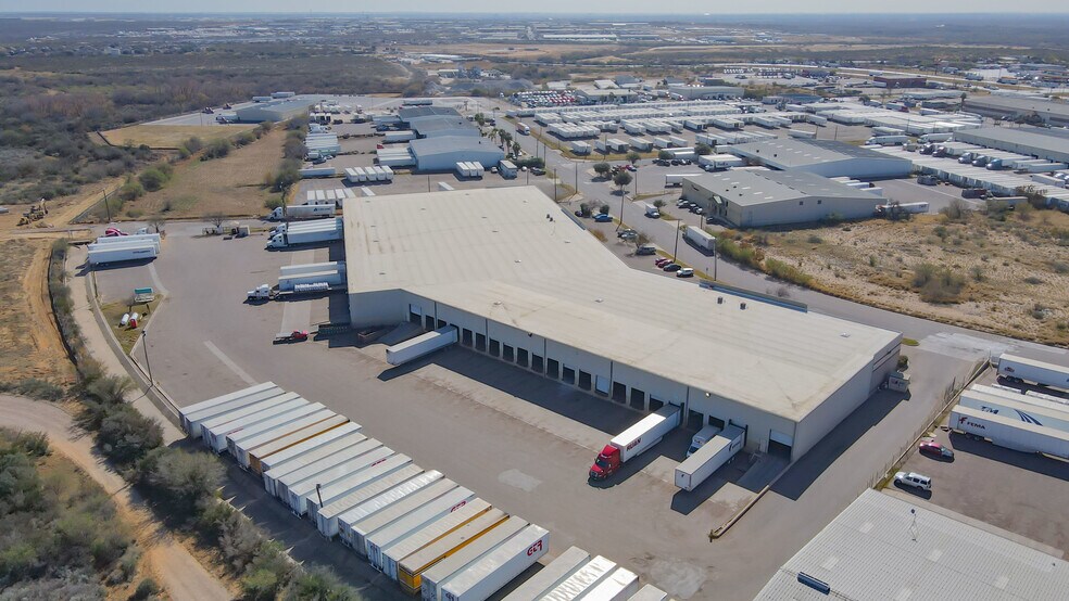 1629 World Trade Center Loop, Laredo, TX à louer - Photo de l’immeuble – Image 3 sur 45