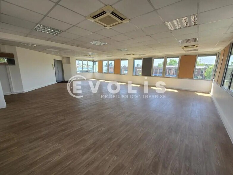 Bureau dans Massy à louer - Photo de l’immeuble – Image 3 sur 8