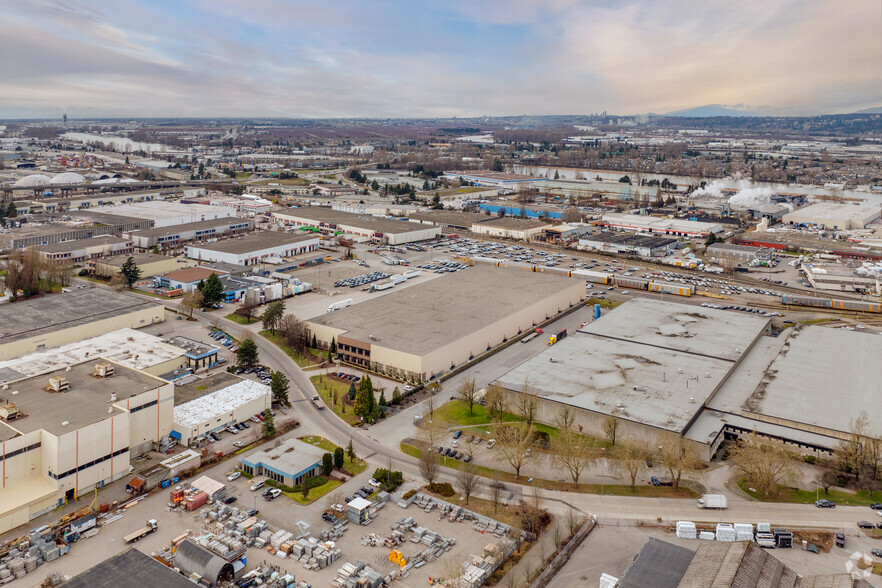 1005 Derwent Way, Delta, BC à louer - Aérien – Image 3 sur 10