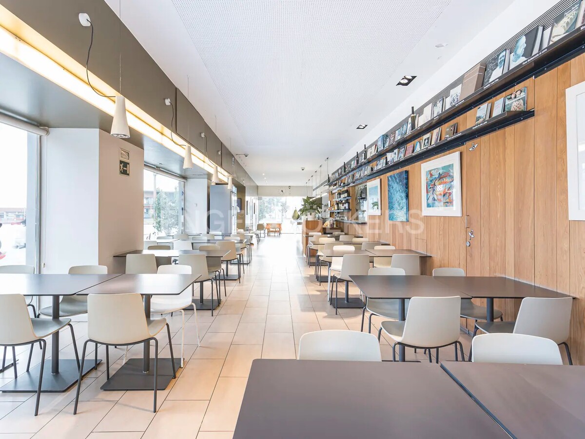 Sant Just Desvern, BAR 08960 - Lot 01 -  - Photo intérieure - Image 1 of 26