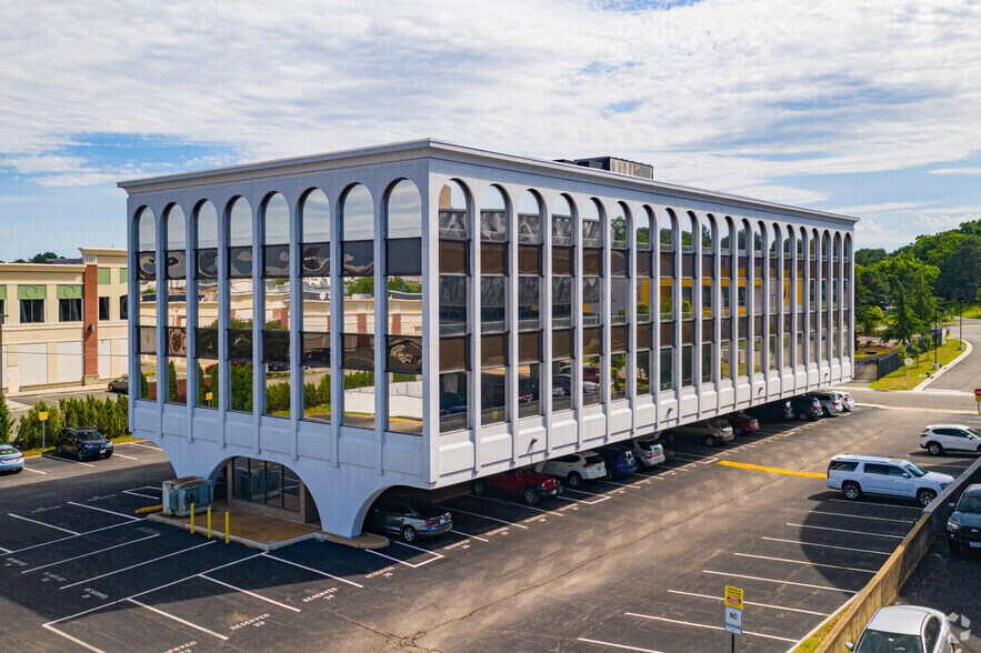 5206 Markel Rd, Richmond, VA à louer - Photo de l’immeuble – Image 2 sur 3