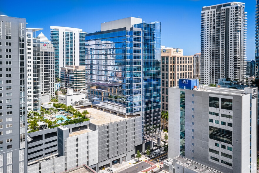 201 E Las Olas Blvd, Fort Lauderdale, FL à louer - Photo de l’immeuble – Image 2 sur 21