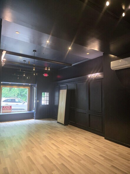 36 Garth Rd, Scarsdale, NY à louer - Photo de l’immeuble – Image 2 sur 8
