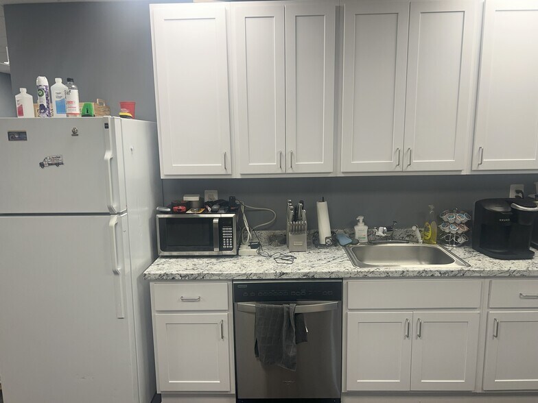 8807 Sudley Rd, Manassas, VA à louer - Photo intérieure – Image 3 sur 13
