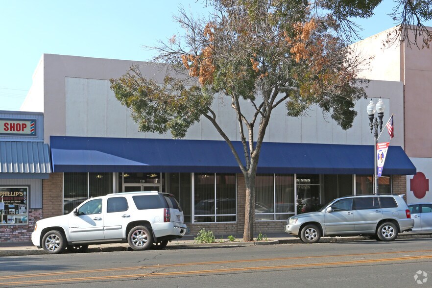119 N Main St, Porterville, CA à louer - Photo de l’immeuble – Image 2 sur 11