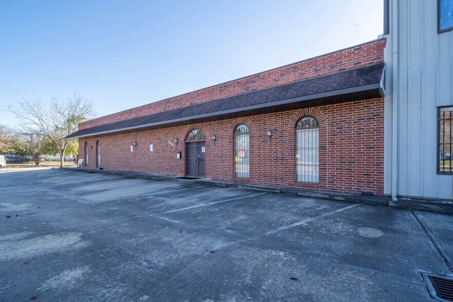 7001 W 43rd St, Houston, TX à vendre - Photo de l’immeuble – Image 2 sur 57