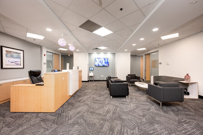 Plus de détails pour 450 E 96th St, Indianapolis, IN - Coworking à louer