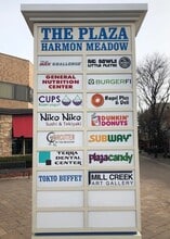 700 Plaza Dr, Secaucus, NJ à louer Photo de l’immeuble– Image 2 sur 7