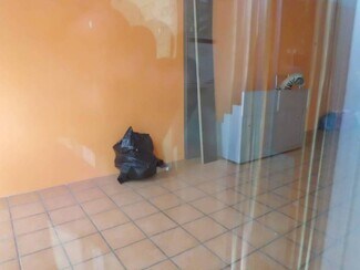 Plus de détails pour Local commercial à louer