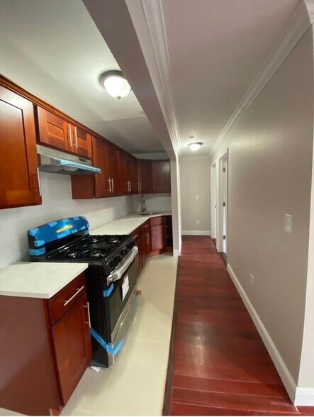643 & 647 Sheffield Ave portefeuille de 2 biens à vendre sur LoopNet.fr - Photo de l’immeuble – Image 2 sur 8